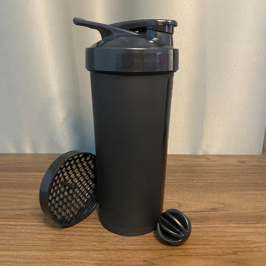 Coqueteleira Garrafinha Academia 750ml Com Peneira E Esfera Misturadora