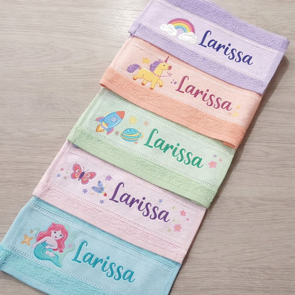 Kit 5 Toalhas de Boca Personalizadas para Escola/Creche Volta às Aulas |Com Nome da Criança e com Personagem