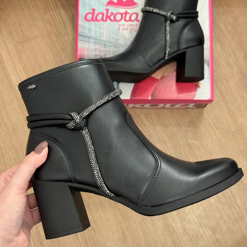 Bota Dakota Feminina Cano Baixo Com Brilho Salto Médio