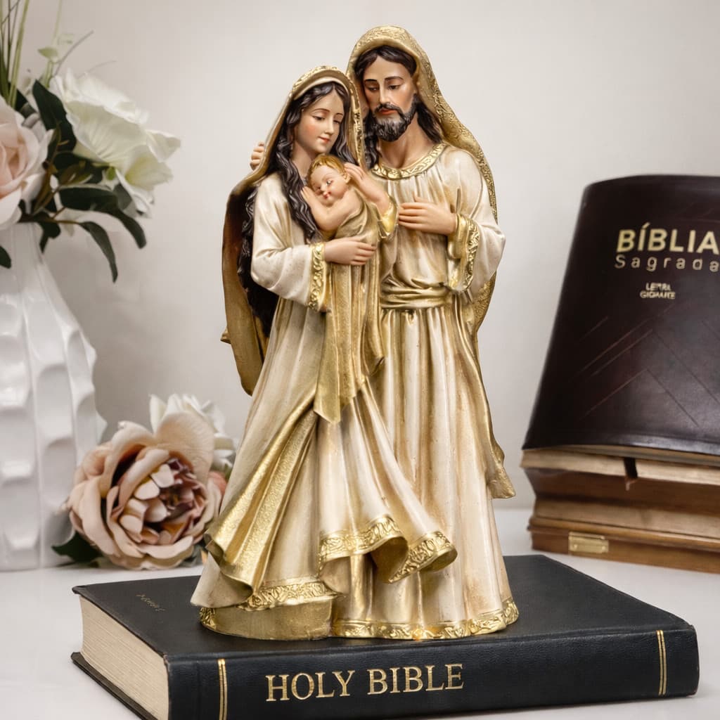 Sagrada Família Imagem Religiosa 20cm Estátua Decorativa Católica Gesso Com Resina