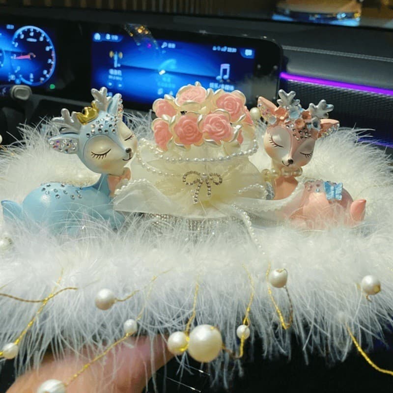 Feito à mão bonito cervos suprimentos interiores do carro Console central decorações carro Perfume aromaterapia meninas 