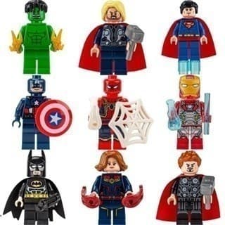 Blocos de construção montados para crianças aprendendo brinquedos