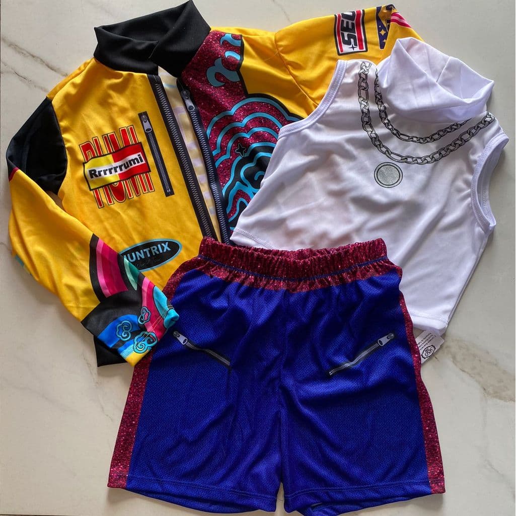 Fantasia Rumi Huntrix Guerreira do K-POP Infantil