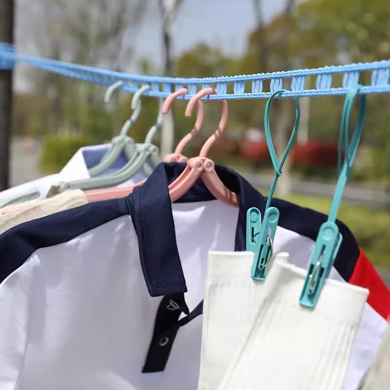 Varal Elástico Antiderrapante 3/5M com Ganchos - Praticidade para Viagem e Casa com Furos para Cabides