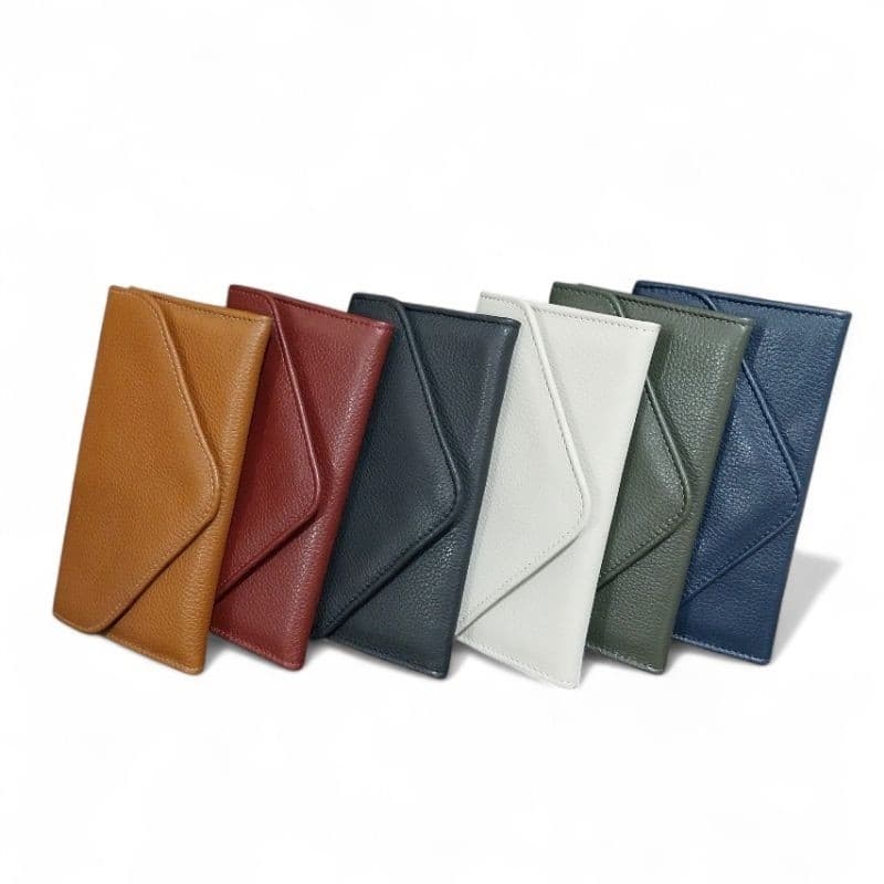 Carteira Feminina em couro legítimo cabe 6 cartões RG CNH Moedas Cedulas Botão Prático de imã Luxo mão e Bolsa.