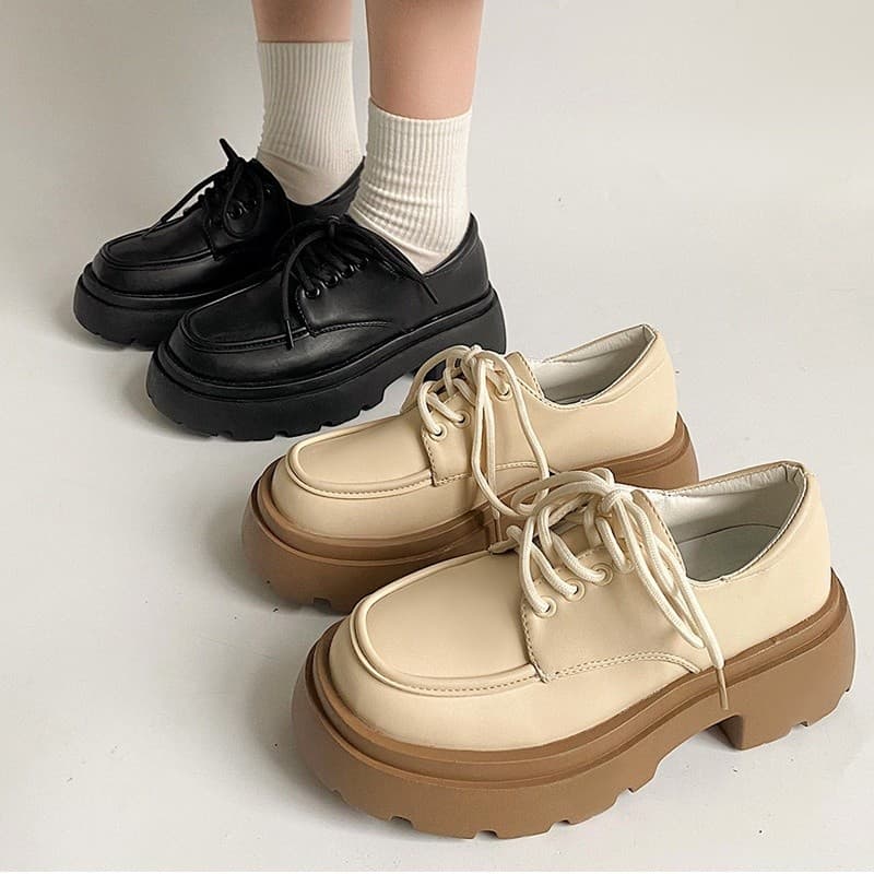 PD5 Estilo Pequenos Sapatos De Couro 2022 Nova Moda Retro Temperamento Únicos Femininos