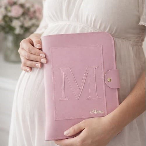 PASTA DA GESTANTE COM INICIAL - ORGANIZE EXAMES, DOCUMENTOS E O PRÉ-NATAL | FICHÁRIO E CATÁLOGO