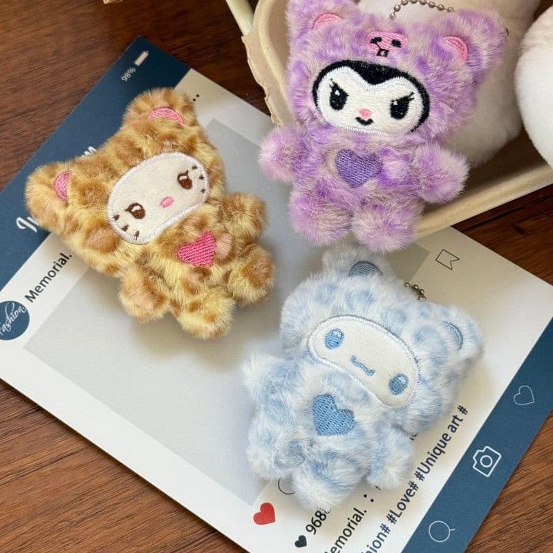 Chaveiro de Pelúcia Kawaii Sanrio Hello Kitty com Estampa de Leopardo, Boneca de Urso de Desenho Animado, Kuromi, Cinnam