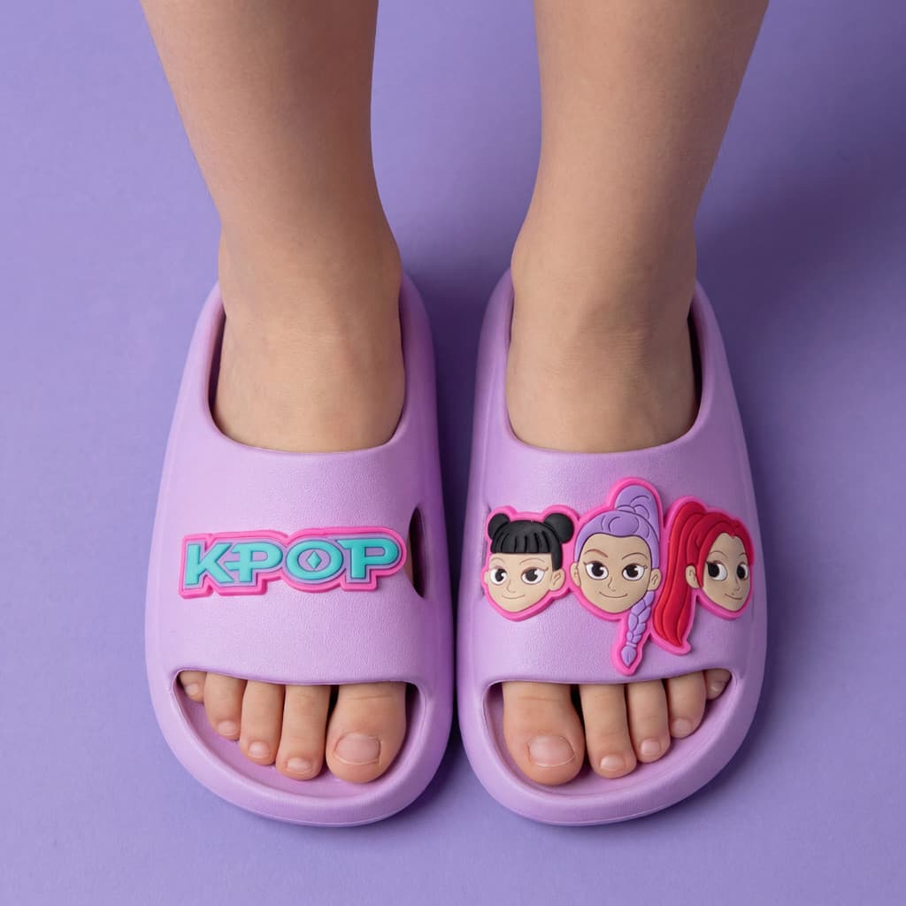 Chinelo Nuvem Infantil Slide Menina Guerreiras do K-Pop Huntrix Envio Rápido