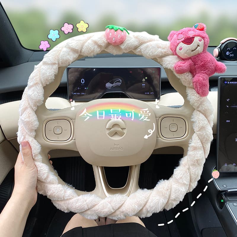 Capa de volante de carro feminina inverno pelúcia 2024 novo estilo bonito morango urso guiador capa proteção inverno man