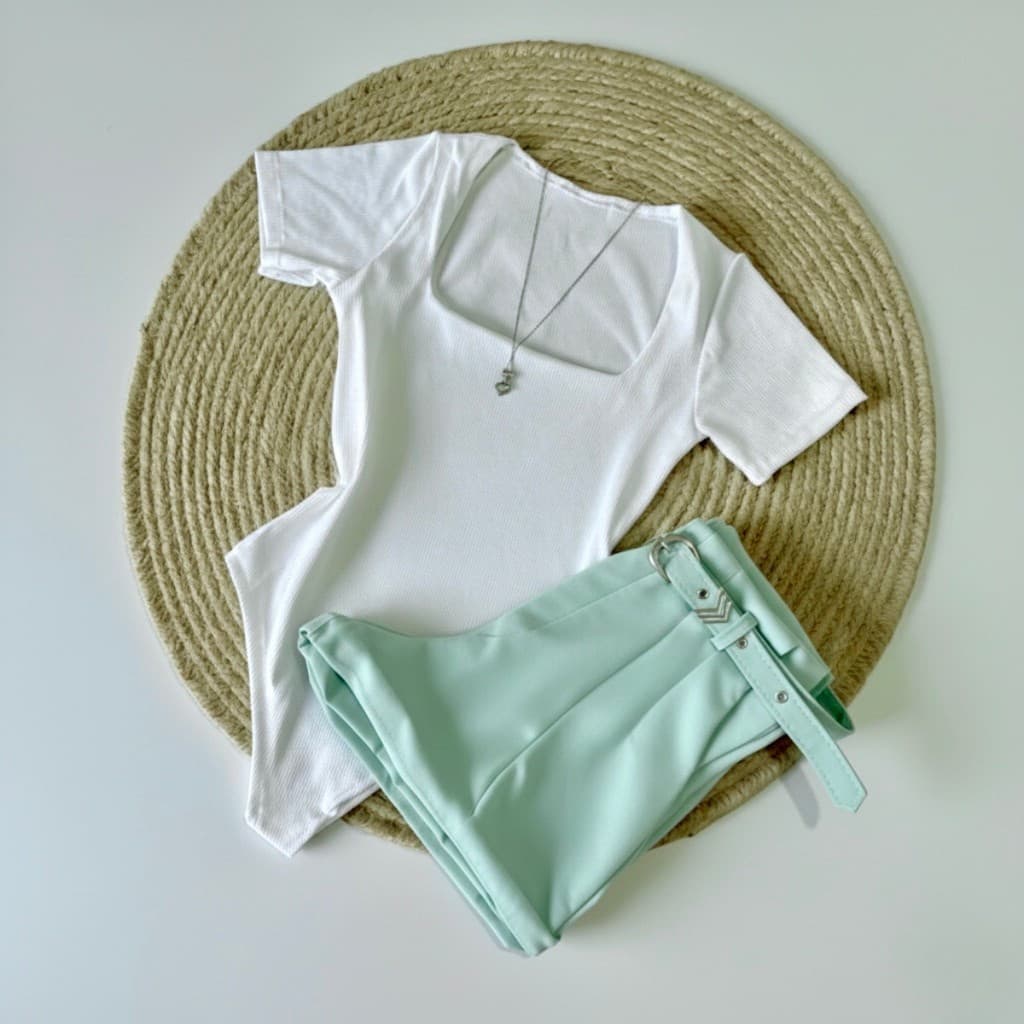 Conjunto 1 Body Gola QUADRADA BRANCO + Short Alfaiataria com cinto Inspiração Moda Blogueira Tendencia 2026