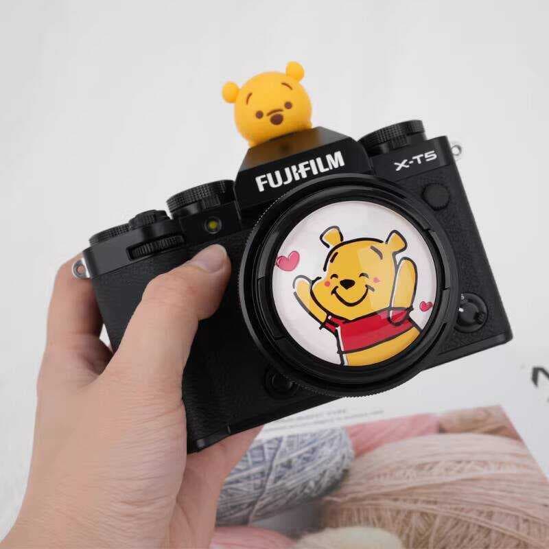 Capa de lente de câmera Smile Winnie the Pooh Capa de sapata Canon R50 Fuji XT50 Nikon Sony ZVE-10 etc.